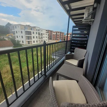 P&n Raj Apartment